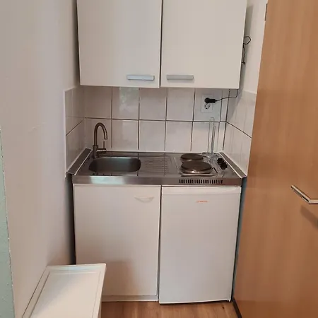2-bed • Ideal For Workers & Short