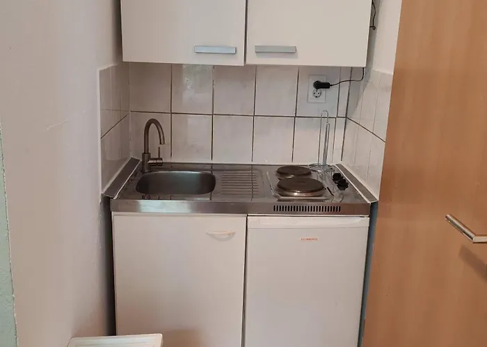 2-bed • Ideal For Workers & Short